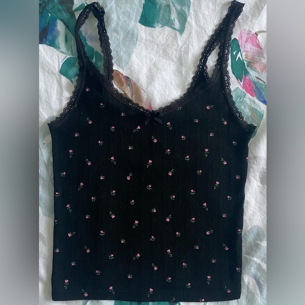 Black Lace-Trim Floral Cami Tank Top